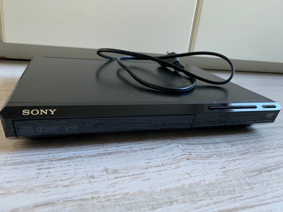 DVD Konvolut inkl. Sony DVD Player (ca. 100 Stk. + Sony Player) in Berlin