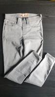Tolle Skinny Strech Jeans Grau Gr. 36 Niedersachsen - Loxstedt Vorschau