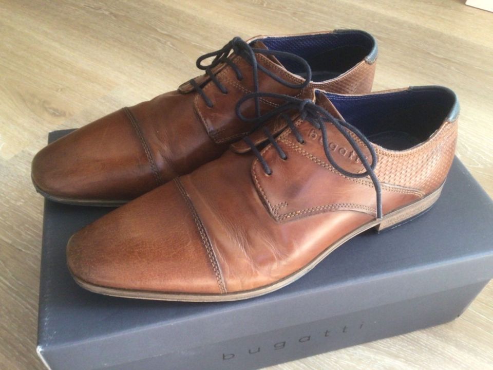 Bugatti Schuhe, Gr. 42, cognac, Leder, kaum getragen in Langenhorn