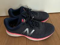 New Balance Sportschuhe Sneaker Laufen Run dunkelblau neonpink 42 Köln - Lindenthal Vorschau