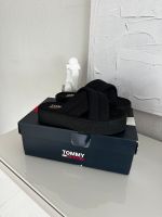 Tommy Hilfiger Sandalen Flatform schwarz Gr. 36/37 Schleswig-Holstein - Itzehoe Vorschau