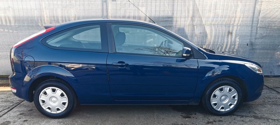 Ford Focus*1,4L*80PS*Scheckheft bei Ford*TüvNeu* in Leipzig