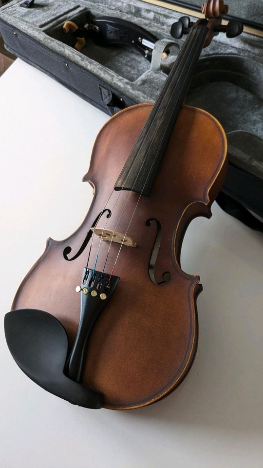 Geige, wenig benutzt in Sontra