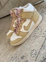 NIKE dunk high team Gold Sneaker Schuhe 38 Niedersachsen - Harsefeld Vorschau