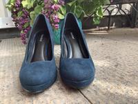 Dunkelblaue Pumps/ Absatzschuhe Gr. 37 von Graceland Thüringen - Erfurt Vorschau
