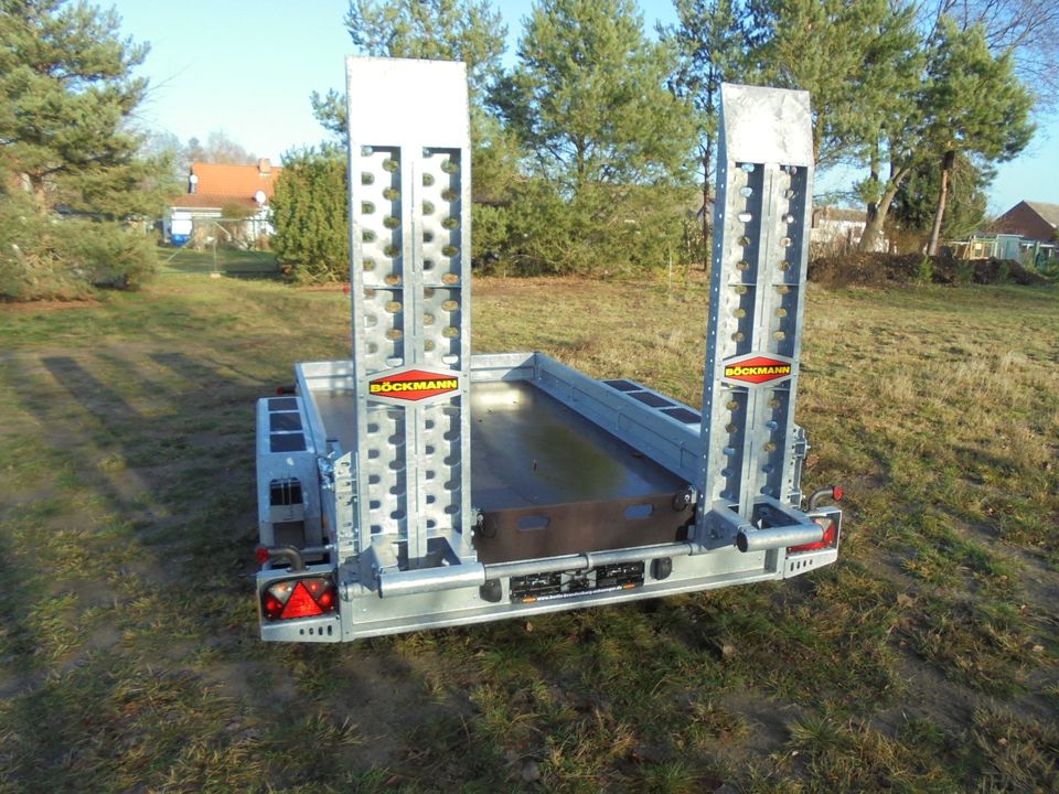 Böckmann Baumaschinentransporter 3m x 1,6m 2,7 t **NEU** in Großderschau