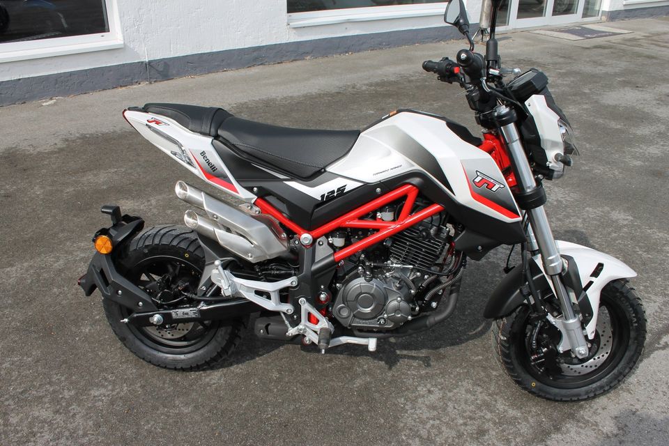 Benelli TNT 125 Tornado Naked Bike NEUFAHRZEUG in Willebadessen