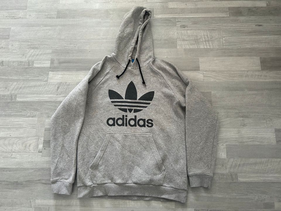 adidas Hoodie grau Größe L in Solingen