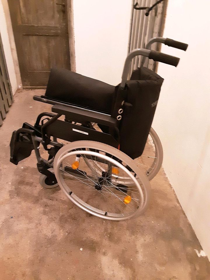 Rollstuhl, fast neu in München