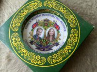 "Royal Celebration Ceramic Plate & Stand Sachsen-Anhalt - Neinstedt Vorschau