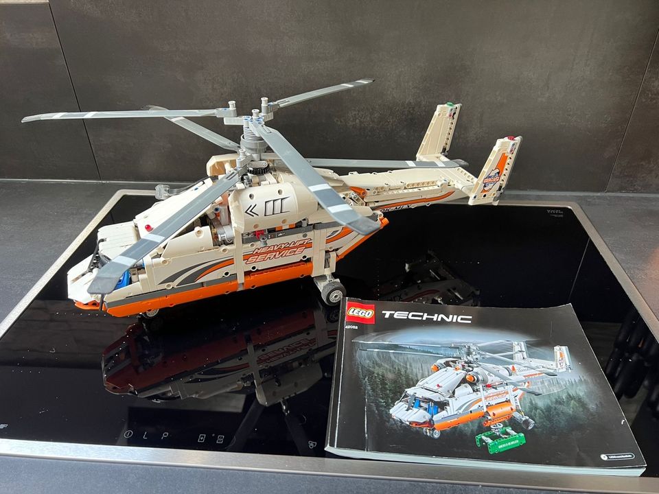 Lego Technic Technik 42052 Schwerlasthubschrauber Hubschrauber in Weimar
