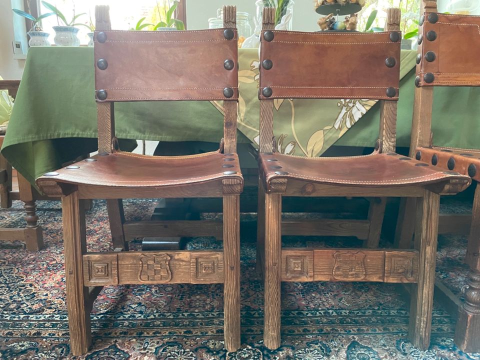 Alte Stühle, Spanische-Leder,Holz,Eisennieten. Alle 3 für 60 Euro in Bretzenheim