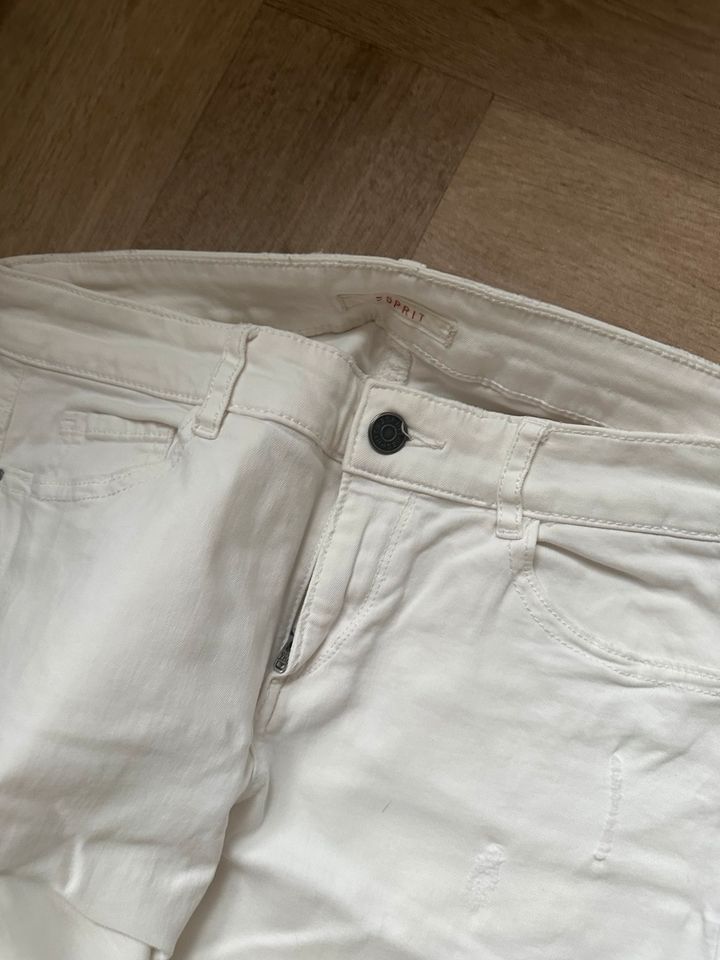 Röhrenjeans weiß Esprit Gr. 34 in Bayreuth