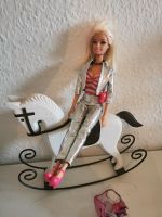 Barbie Puppe mit Kleidung Berlin - Marzahn Vorschau