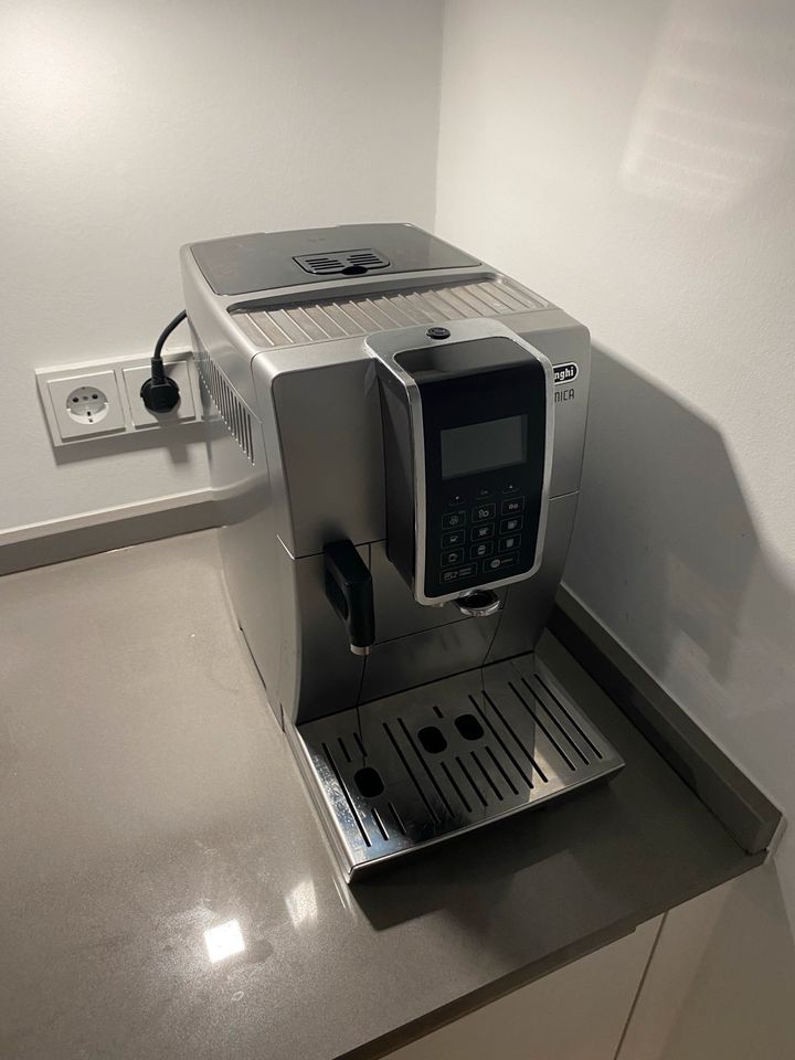 Delonghi De Longhi Kaffeevollautomat Kaffeemaschine ECAM 350.75.S in Frankfurt am Main