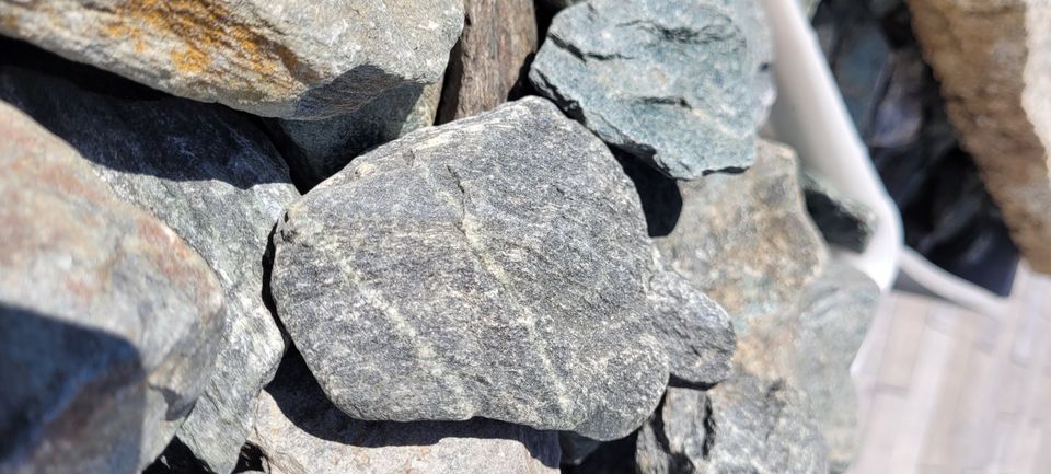 Sehr schöne Natursteine neu z.B. für Gabionen ca. 400 KG in Leipheim