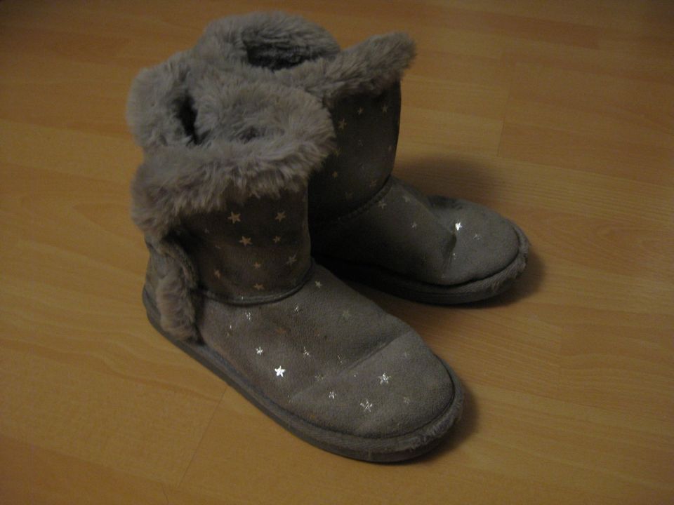 Winterstiefel hellgrau mit Glitzer-Sternchen Gr.35 in Egglham