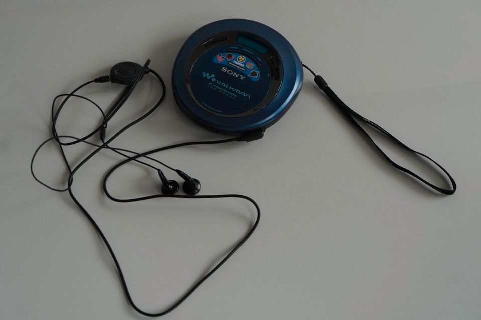SONY Walkman D-EJ625 CD Player Discmanportable blau G-Protection in Esslingen