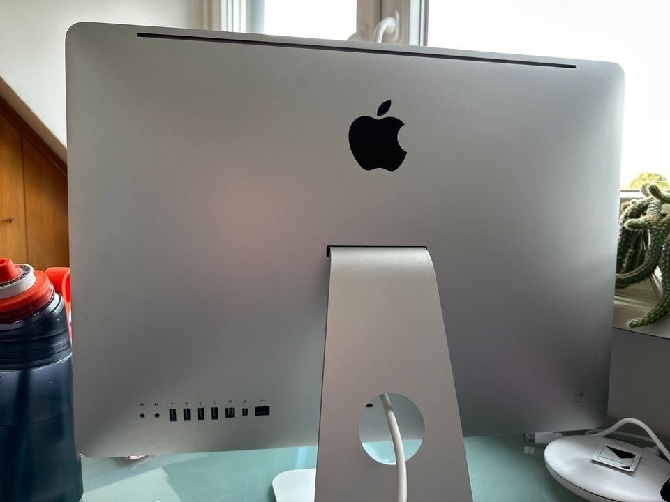 iMac 21,5“ 2011 macOS Sierra + Tastatur + Maus in Holzwickede