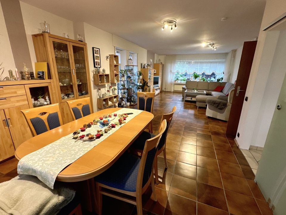 Charmantes Einfamilienhaus mit Wintergarten und großzügigem Grundstück in Uelsen zu verkaufen. in Uelsen