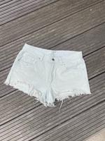 Pull&Bear Denim Shorts hellblau Gr. 38 Jeans Shorts Nordrhein-Westfalen - Enger Vorschau