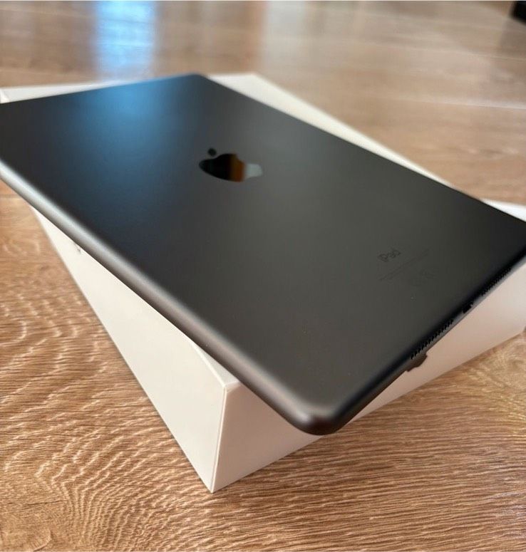 iPad 9 Generation Space Grey Garantie OvP in Berlin