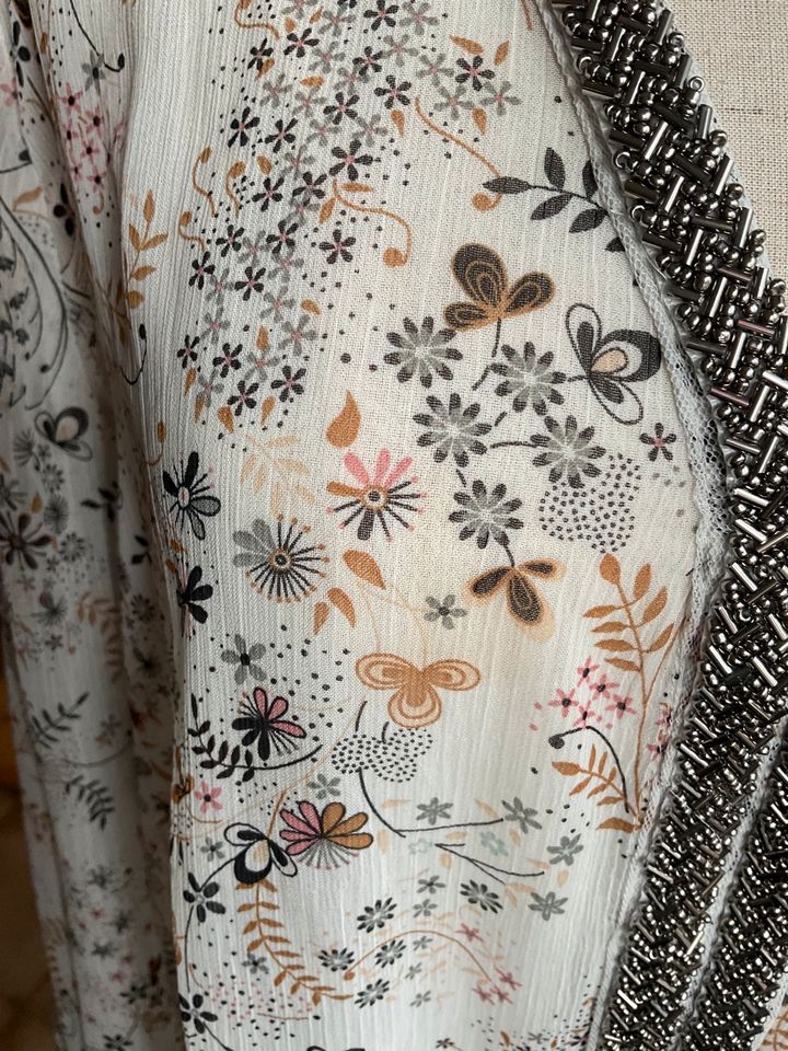 S.Oliver Bluse 42 Sommer mit schöner Applikation-kleiner Fleck in Ronshausen