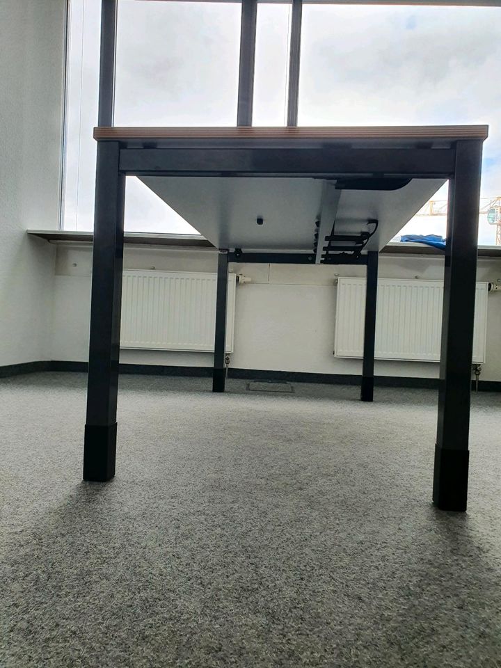 Tisch Steelcase Schreibtisch 160 x 80 Höhenverstellbar in Bühlertal