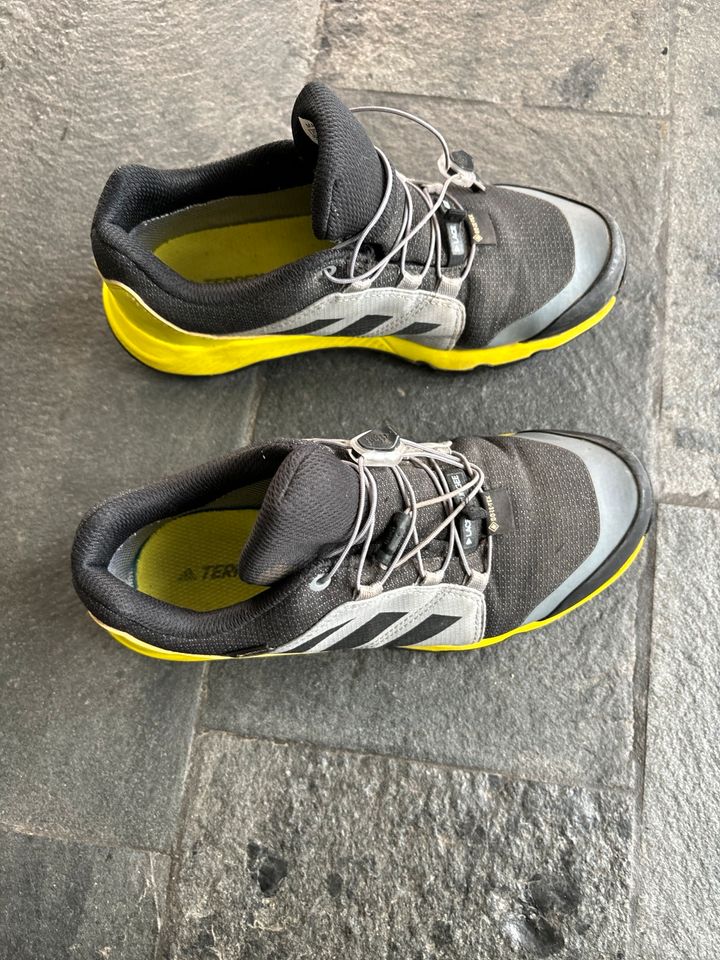 Adidas terrex Wanderschuhe 35 1/2 in Dillingen (Donau)