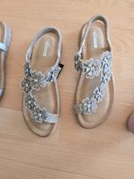 Sandaletten mit Glitzersteinchen Nordrhein-Westfalen - Wenden Vorschau