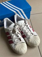 Adidas Superstar Turnschuhe Sneakers Mädchen Gr 37 1/3 Nordrhein-Westfalen - Langenfeld Vorschau