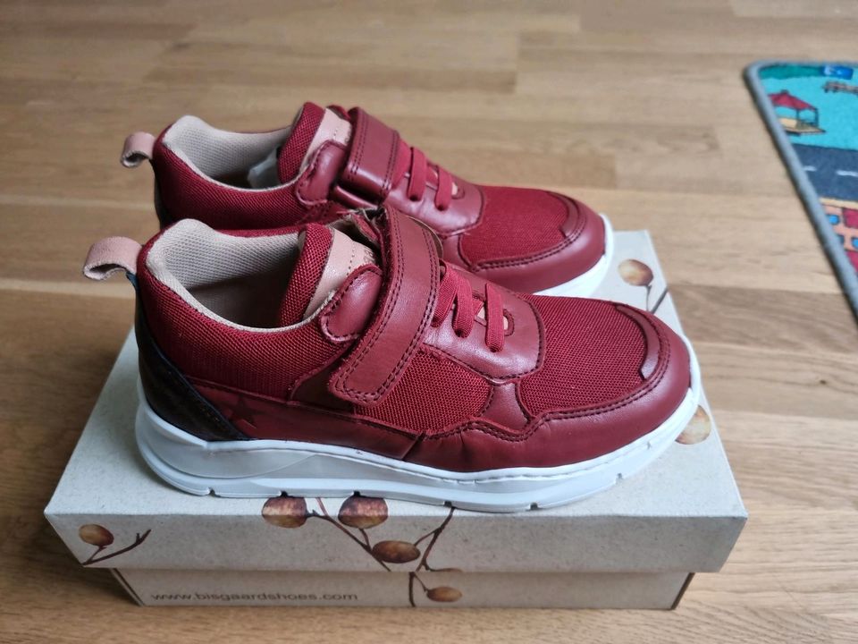 NEU OVP Bisgaard Sneaker Leder rot Gr. 33 in Berlin