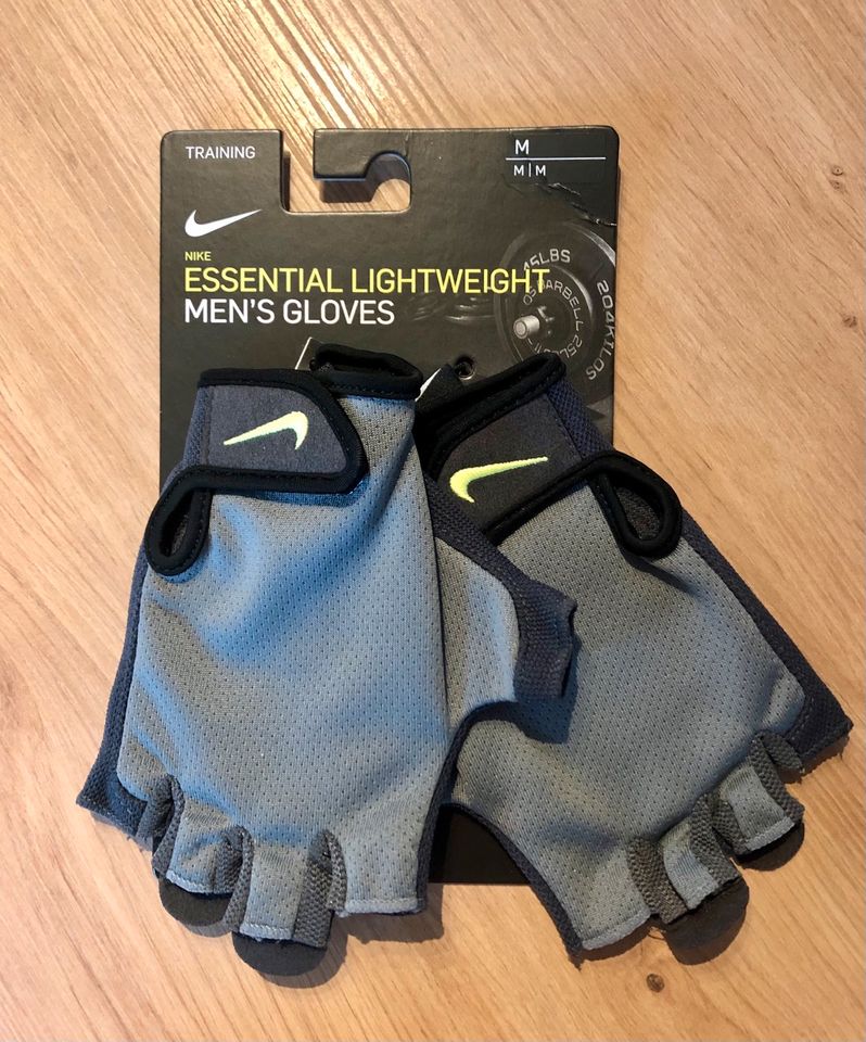 Nike Handschuhe Gewichtheben Männer essential lightweight gloves in Stöttwang