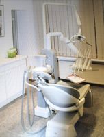 2 Zahnarzt Behandlungsstühle, Hersteller Flex Berlin - Spandau Vorschau