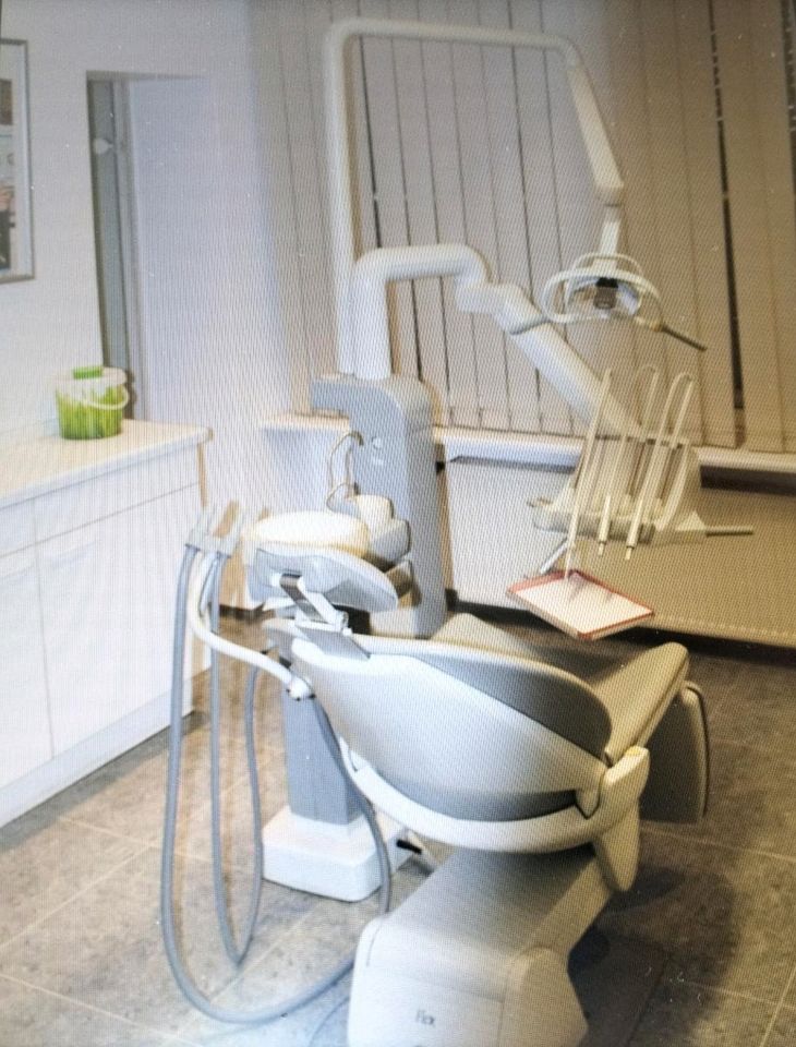 2 Zahnarzt Behandlungsstühle, Hersteller Flex in Berlin