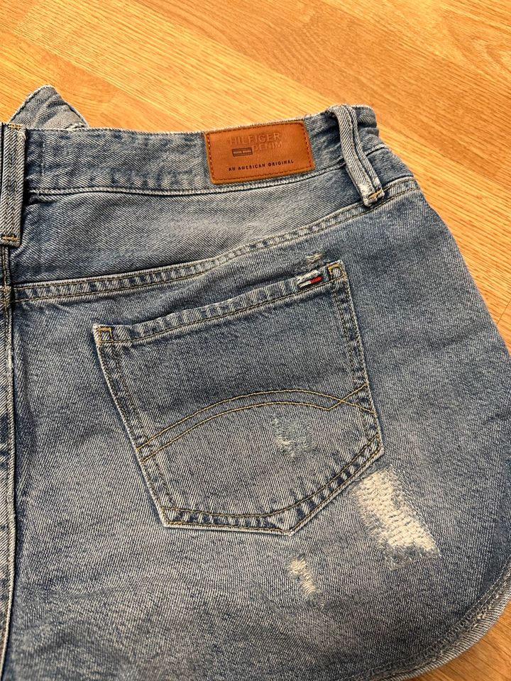 Tommy Hilfiger Jeans Shorts Größe 32 (40/42) kurze Hose Damen in  Baden-Württemberg - Heilbronn | eBay Kleinanzeigen ist jetzt Kleinanzeigen