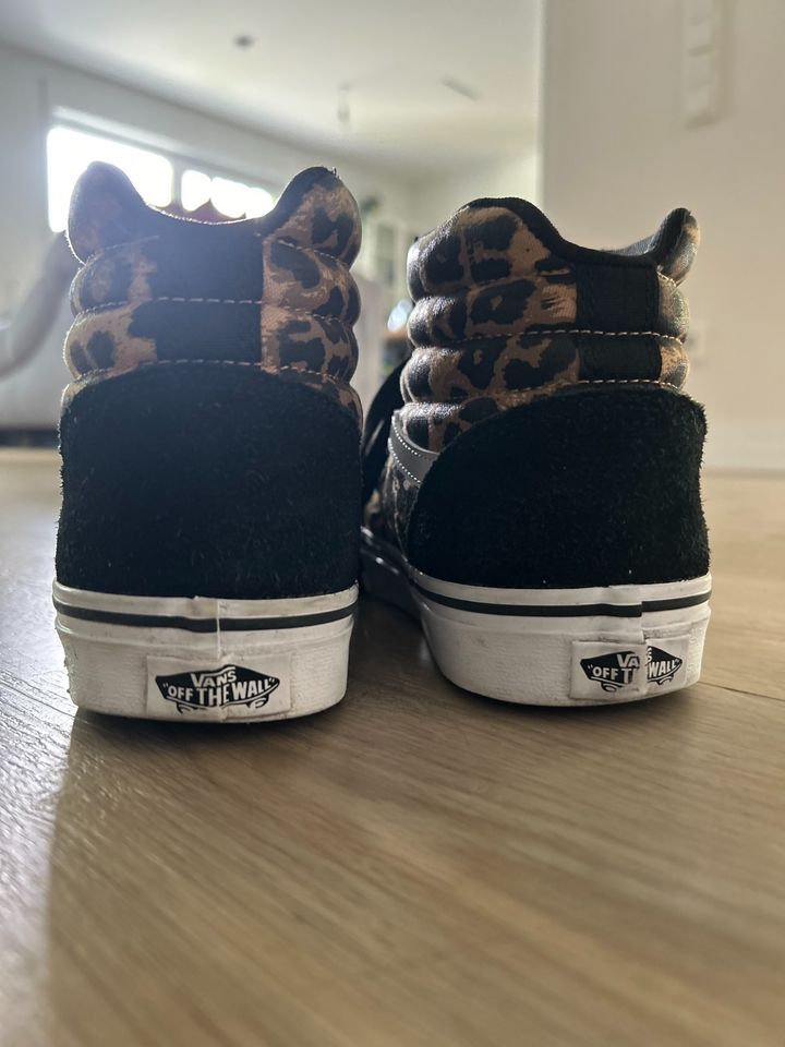 Vans Leo Größe 38,5 in Würselen