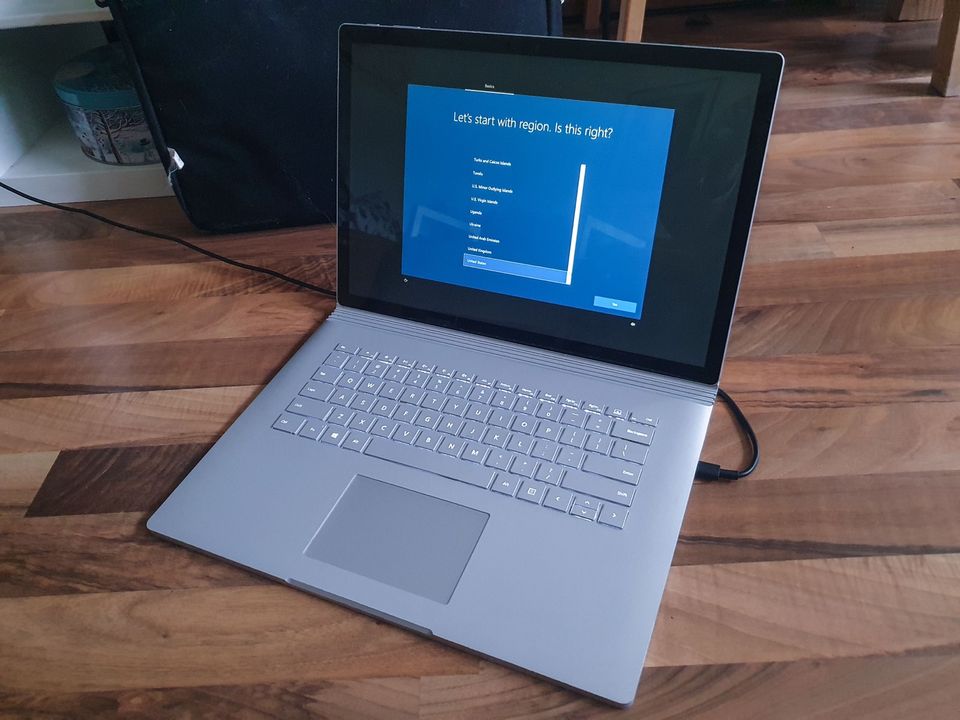 Microsoft Surface Book 2 - 15" (nur Netzbetrieb) in Ludwigsburg