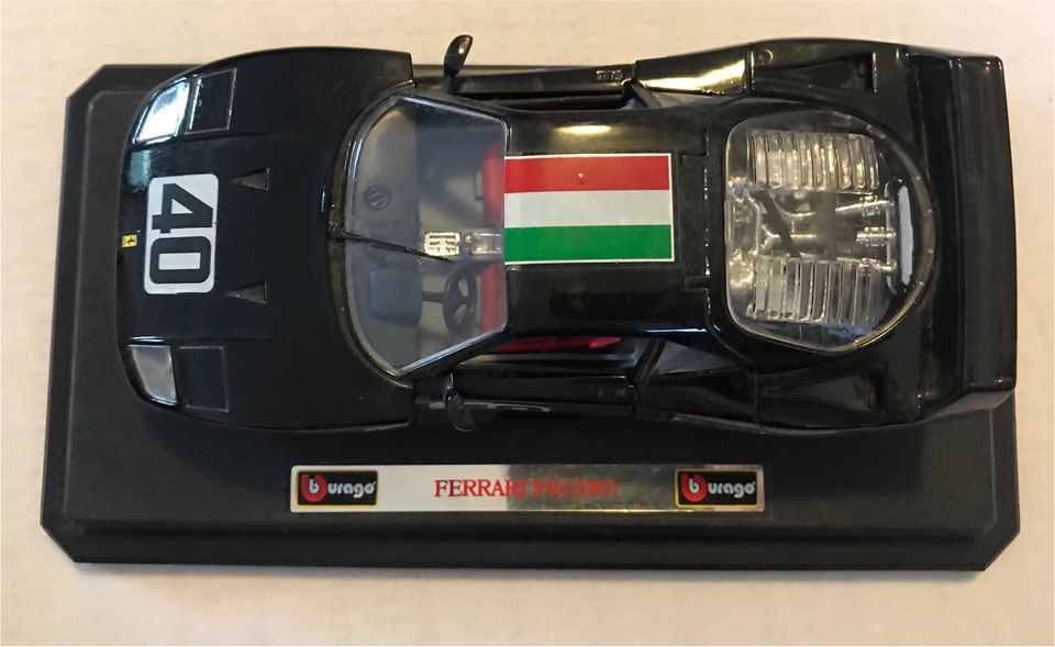 Ferrari F40 (schwarz von 1987) Modellauto 1:24 von Burago in Puchheim