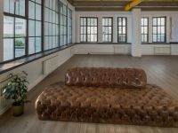Repräsentative moderne Chesterfield Couch, Leder für Loft/Lounge Düsseldorf - Urdenbach Vorschau