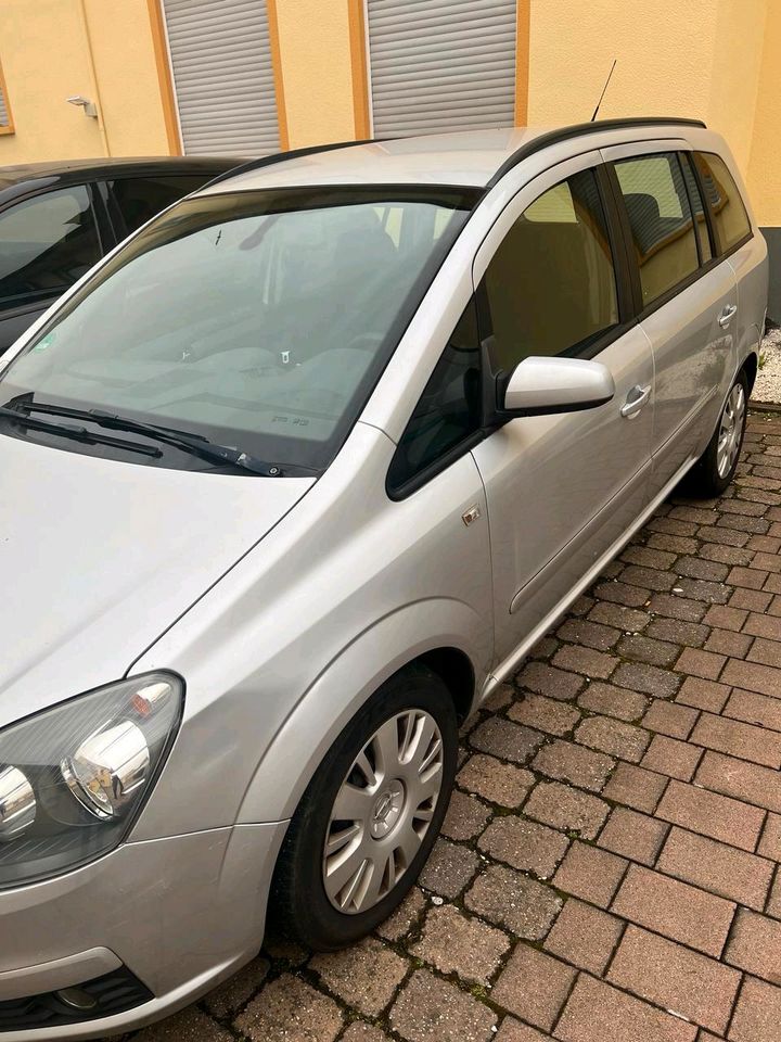 Opel zafira in Bischofsheim
