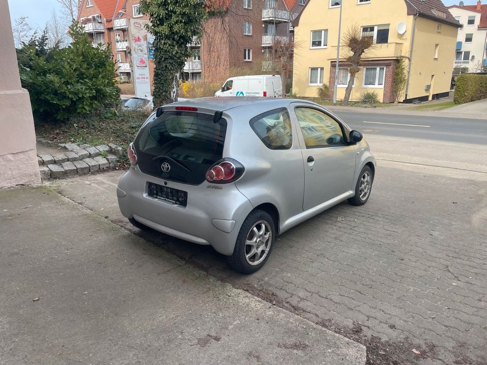 Toyota Aygo AYGO Cool TüV NEU ALLWETTER KLIMA in Rostock