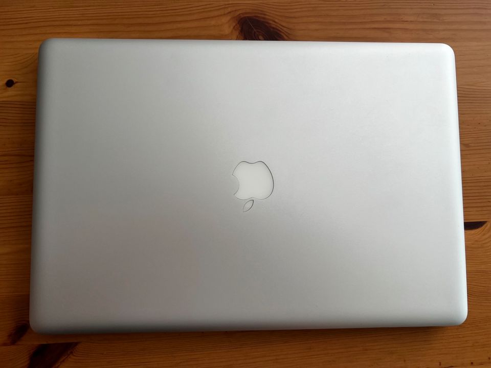 MacBook Pro 17” ende 2011 500gb SSD 16gb RAM OVP in Maintal