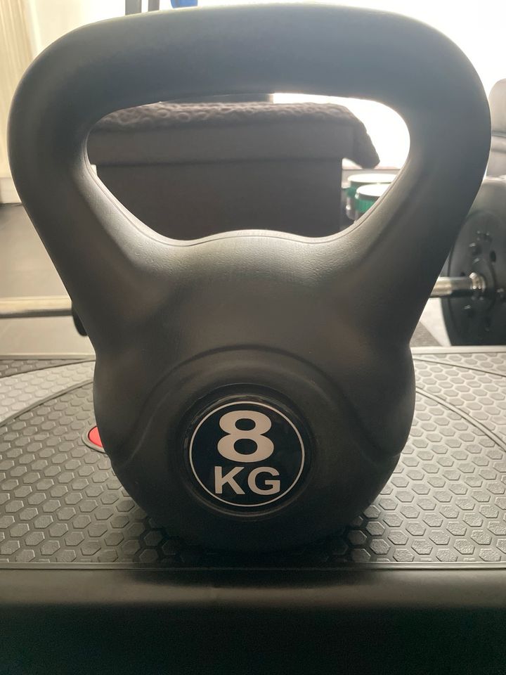 Kettlebell 8 kg im top Zustand abzuholen in Köln 51061 in Köln