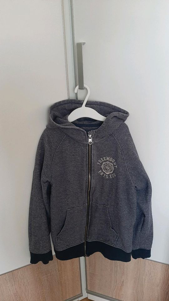 Name it Pullover Moving, H&M Sweatjacke Gr. 134- 140 in Hamburg