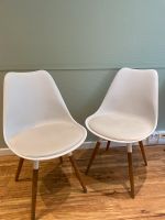 2 weiße Stühle, ähnlich dem Eames Chair Wandsbek - Hamburg Bramfeld Vorschau