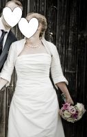 Edles, klassisches Brautkleid in cremeweiß / ivory Bayern - Altdorf bei Nürnberg Vorschau