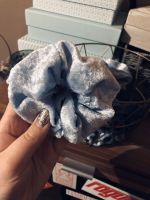 Scrunchies - Haargummi‘s aus Samt in babyblau oder grau Bayern - Bad Kötzting Vorschau