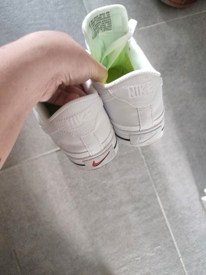 Nike Sneaker Größe 38,5 in Ruhstorf an der Rott