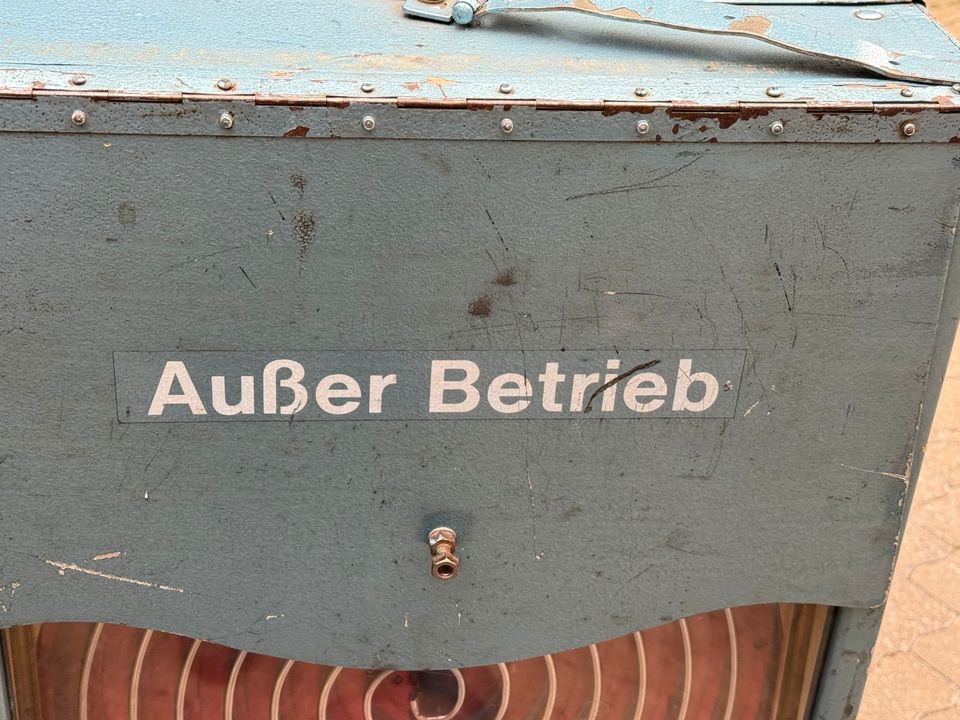 Boxautomat, Kraftmesser, Unterhaltungsgerät oder Kirmesautomat. in Waldenburg